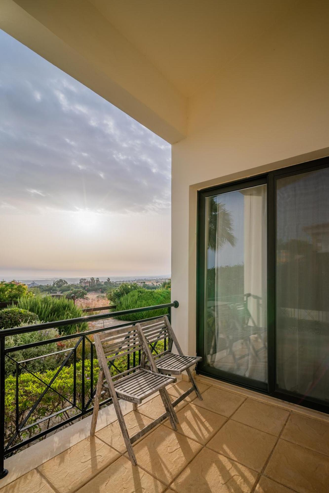 Villa Panorama - Stunning Views In Villa With Hot Tub, Pool, Garden Kouklia Exterior foto