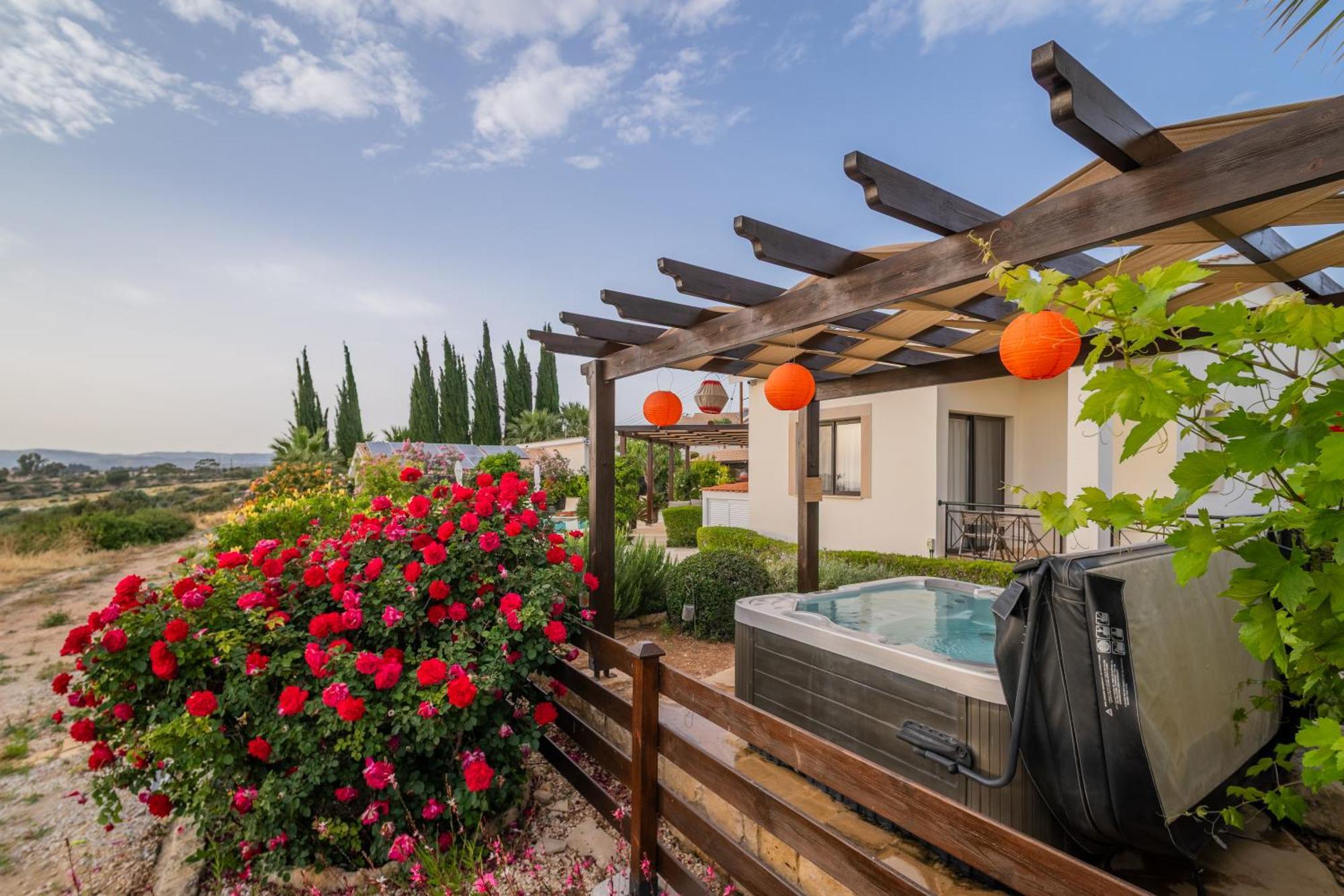 Villa Panorama - Stunning Views In Villa With Hot Tub, Pool, Garden Kouklia Exterior foto